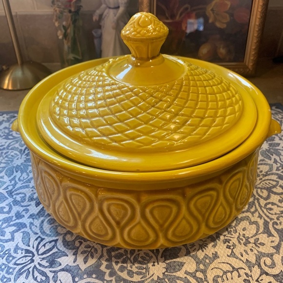 Vintage California Pottery Mustard Casserole Dish/Soup Tureen/ Serving Dish - Picture 1 of 11